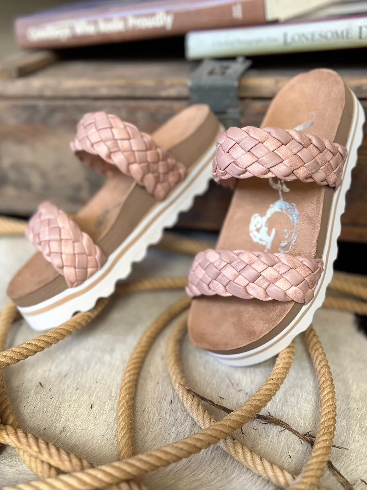 Braidon Has Me Blushin' Platform Sandals*