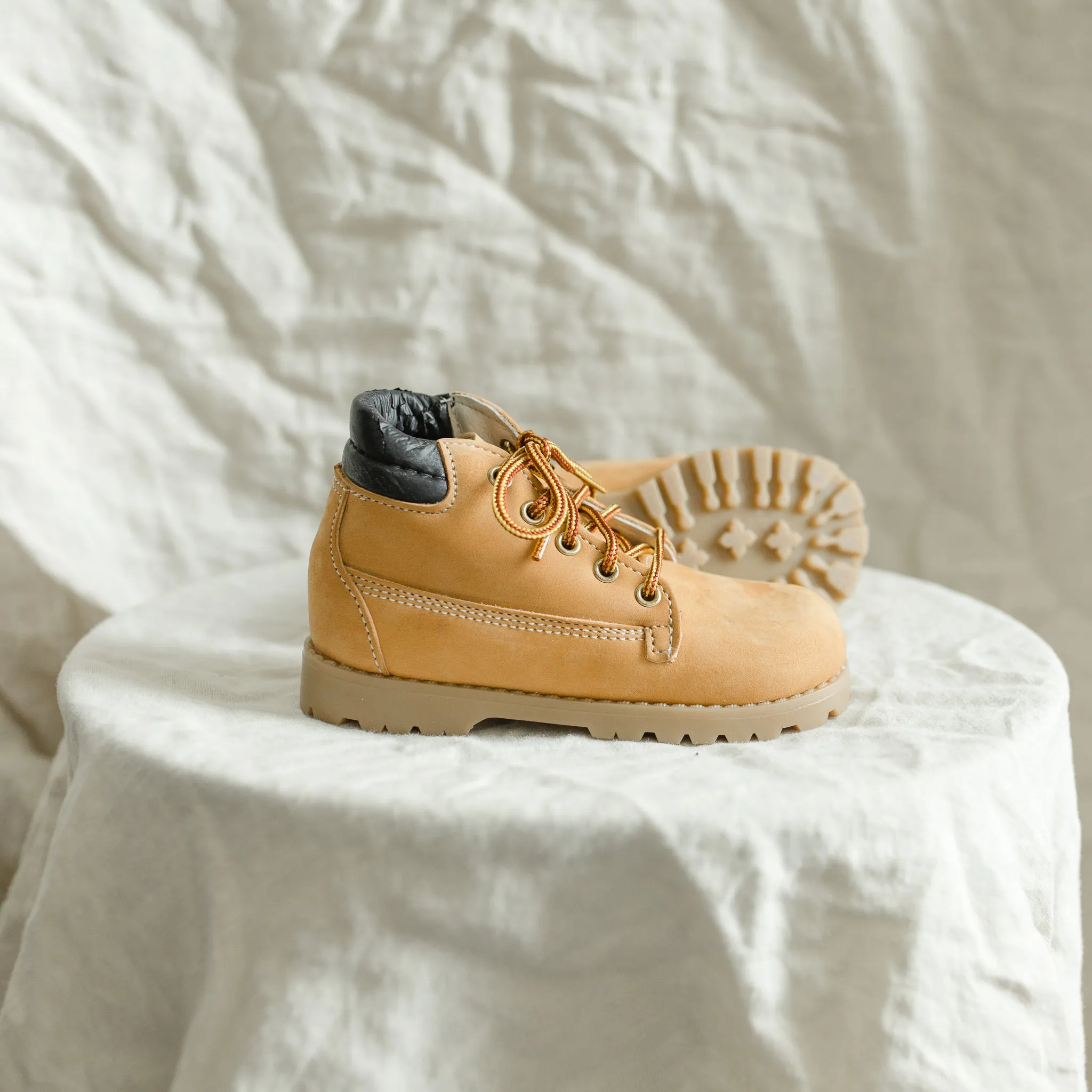 Levon High Top - Tan Nubuck